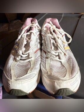 New Balance White and Pink Women's Athletic Sneakers